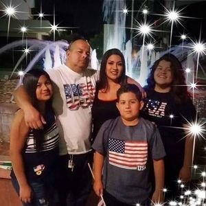 Meet your Posher, Efrain